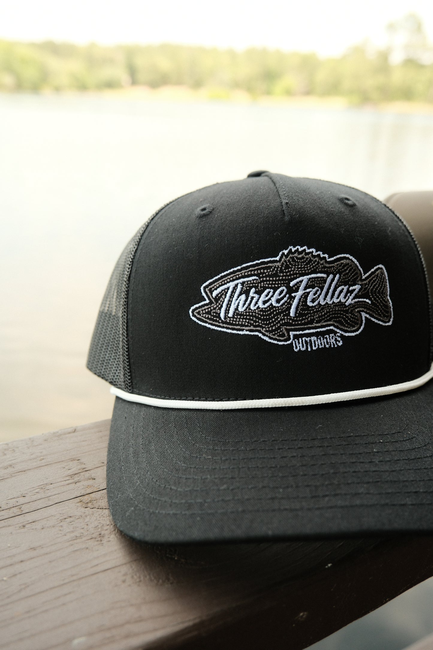 Contour Fish Hat - Black