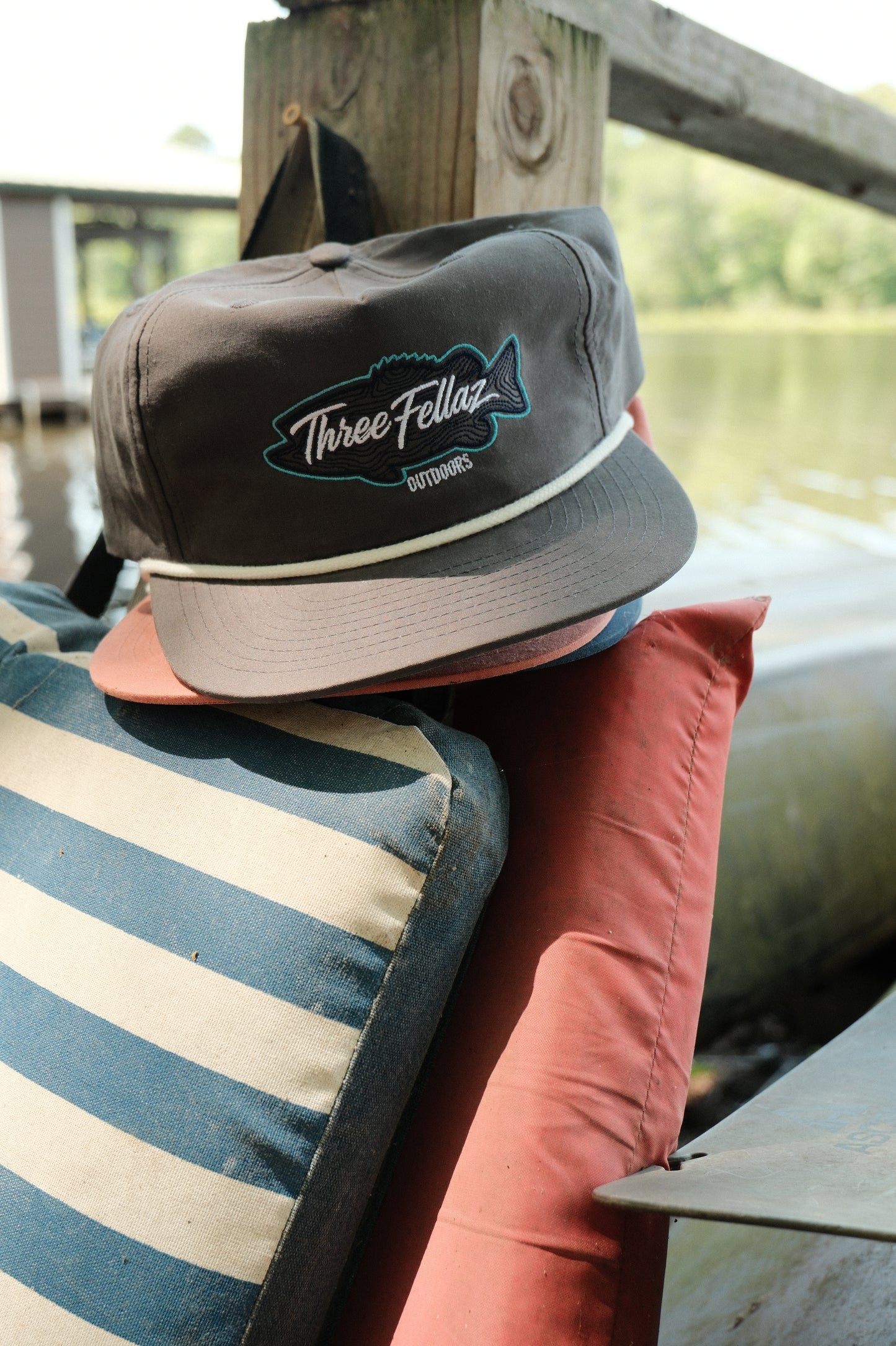 Contour Fish Hat - Charcoal